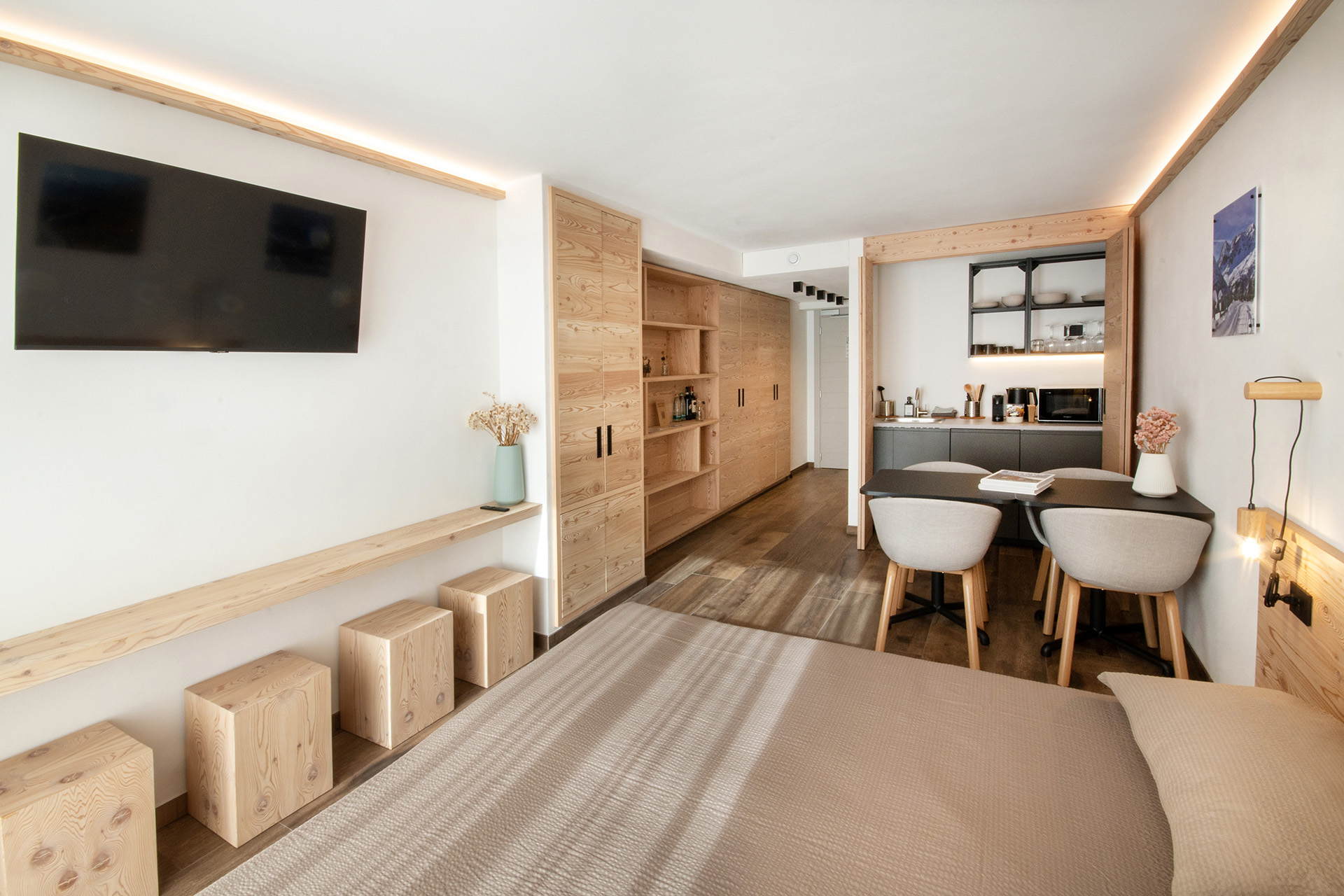 hotel-bormio-romantici-junior-suite-bedroom